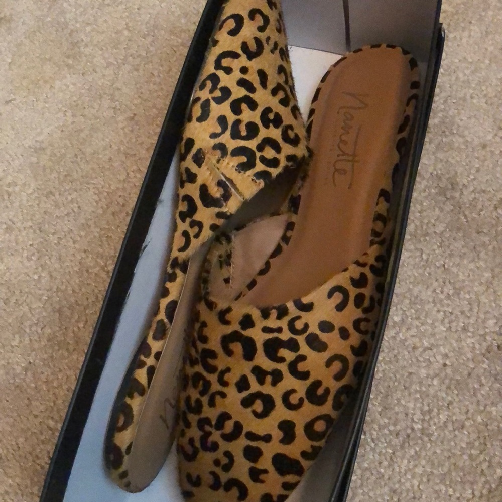 Leopard flats